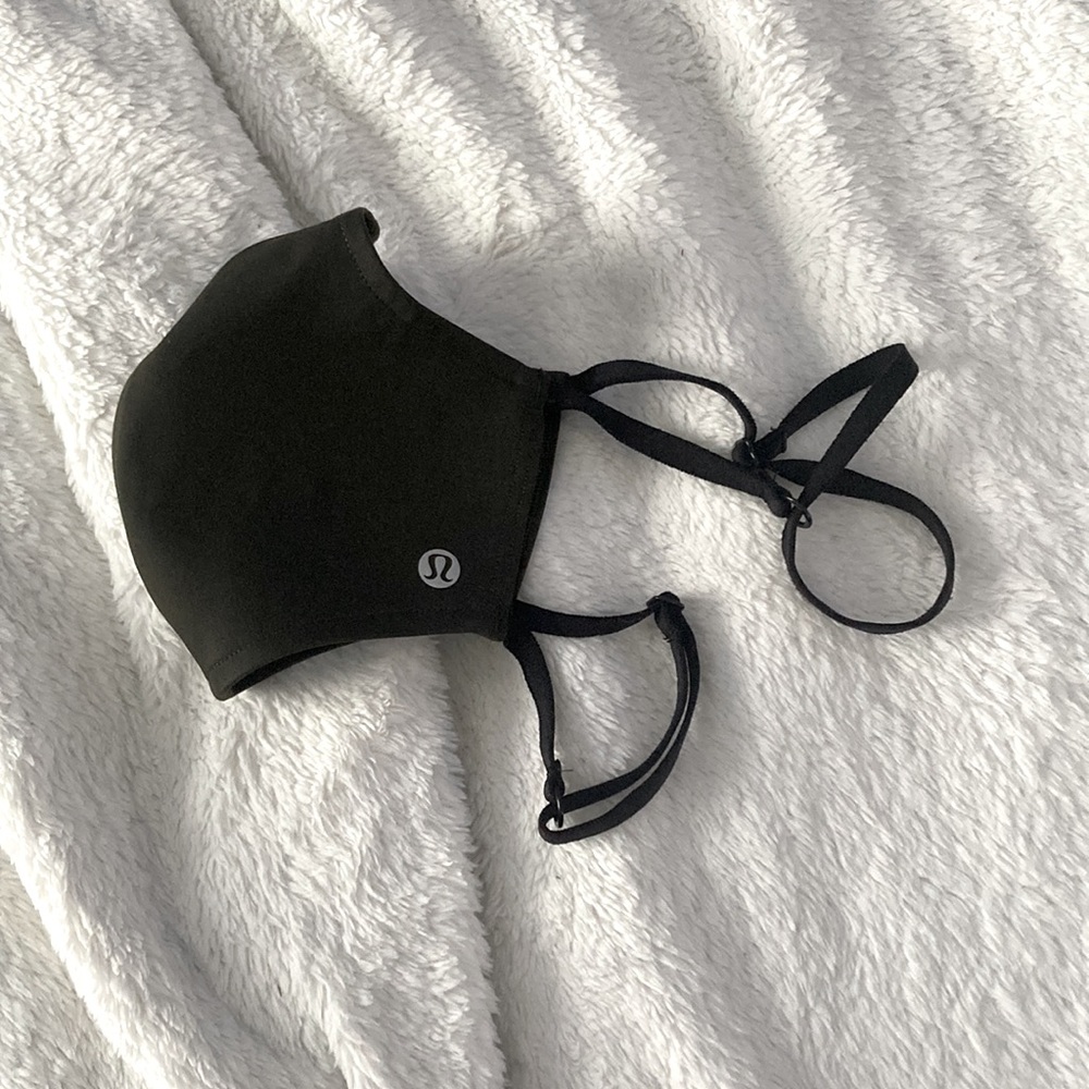 Lululemon Adjustable Face Mask (Never Worn)